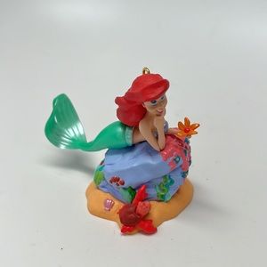 Hallmark keepsake ornament - Disney The Little Mermaid daydreams”
